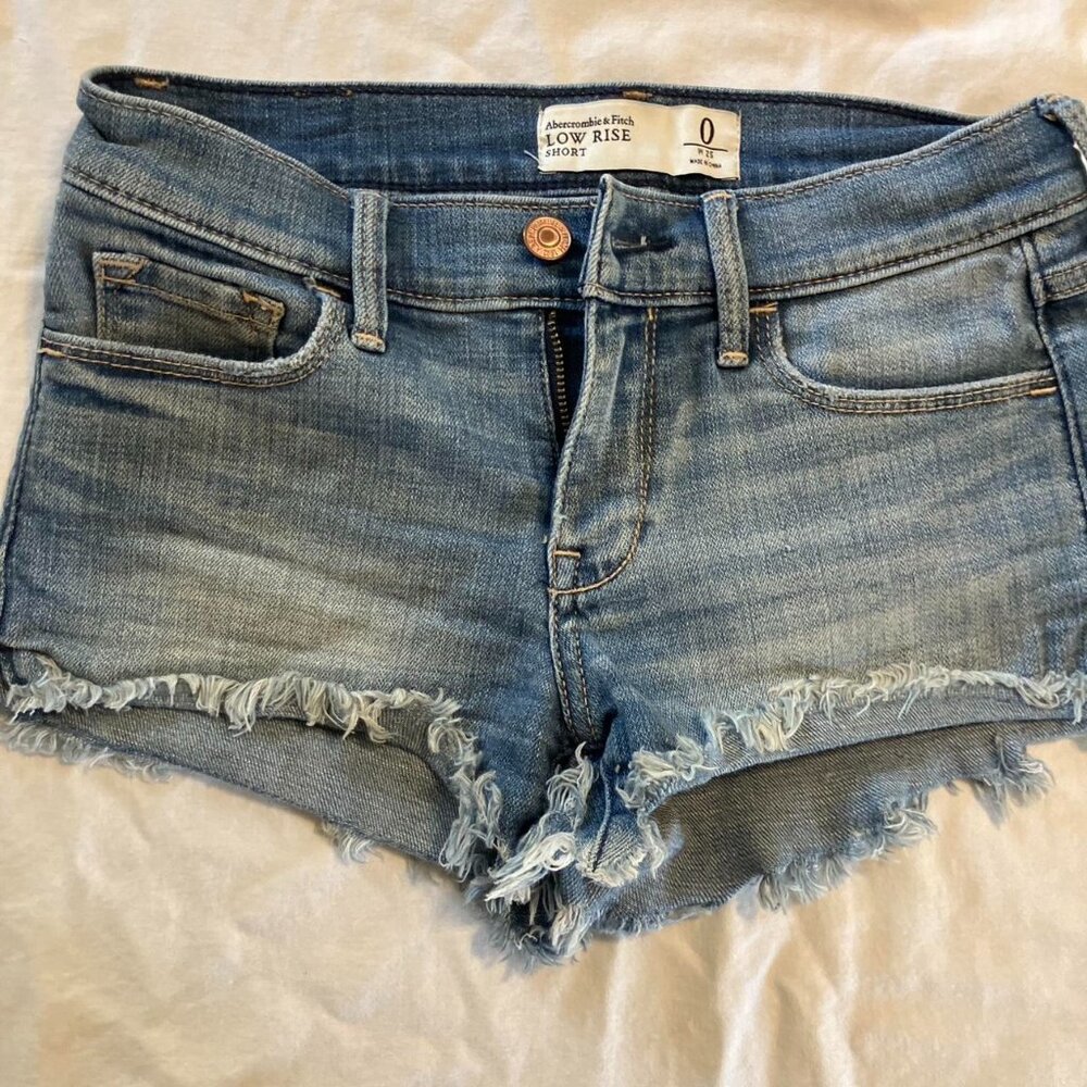 Abercrombie & Fitch Women’s Size 25 low rise denim shorts